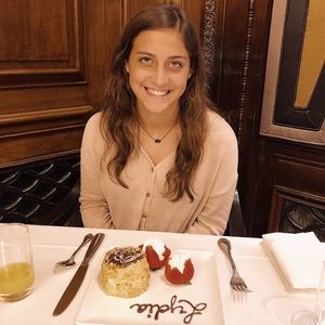 Meet your Posher, Lydia